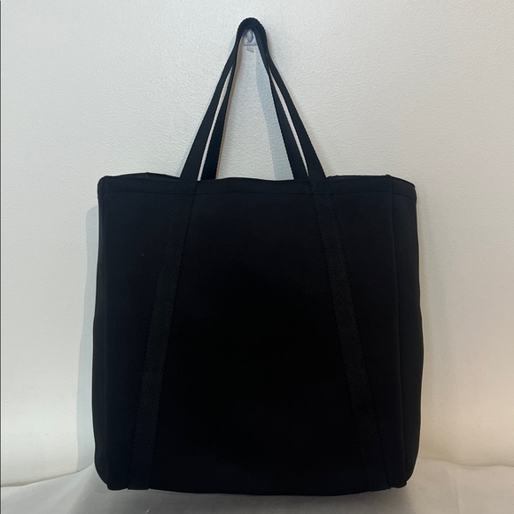 Victoria's Secret Insulated Bag - Picture 5 of 17